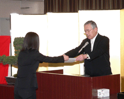 �C�m�_���w���܎�܎҂̎ʐ^