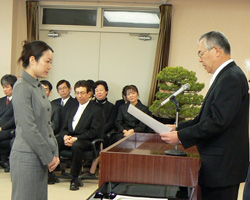 �C�m�_���w���܎�܎҂̎ʐ^